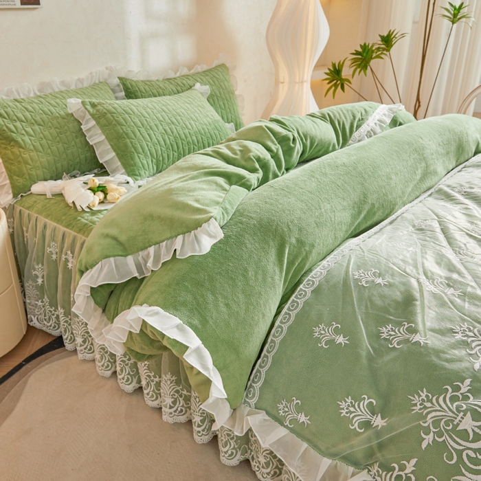91家纺网 家纺一手货源 找家纺 虹星家纺 2023新款牛奶绒夹棉床裙套件清新系列-床裙款四件套 清新-牛油果绿