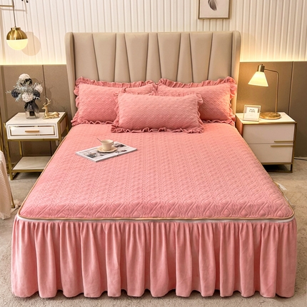91家纺网 家纺一手货源 找家纺 （总）恋尚 2023新款加厚高克重蜜桃绒床笠式床裙可脱卸