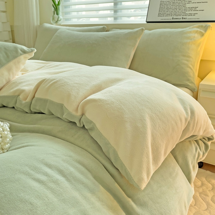 91家纺网 家纺一手货源 找家纺 寐居  2023新款高克重拼色牛奶绒四件套 豆绿奶黄