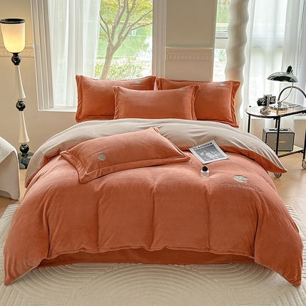 91家纺网 家纺一手货源 找家纺 宇彬家纺 2023母婴级牛奶婴儿绒刺绣四件套枕套宽边一字绣山茶花和刺绣-M款 山茶花 艾玛橙＋香槟