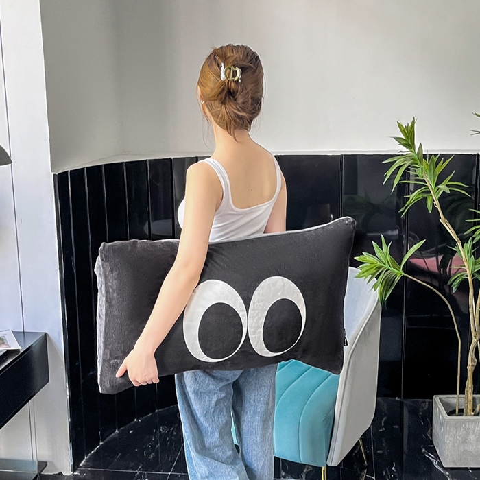 91家纺网 家纺一手货源 找家纺 潮邦创意家居 2025新款ins数码大版印花牛奶绒枕套单人枕 ins大眼