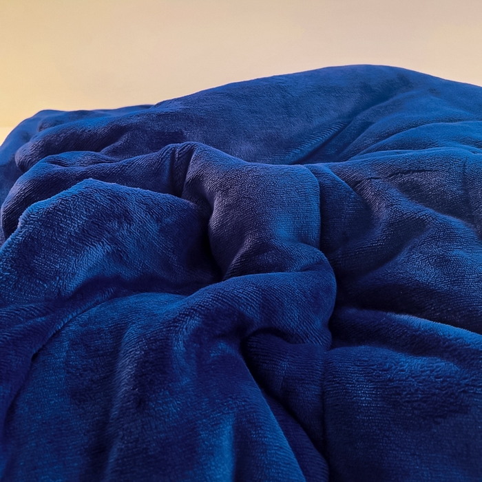 91家纺网 家纺一手货源 找家纺 阳光依佰 2023新款多功能牛奶绒抱枕被-暖暖兔 藏蓝