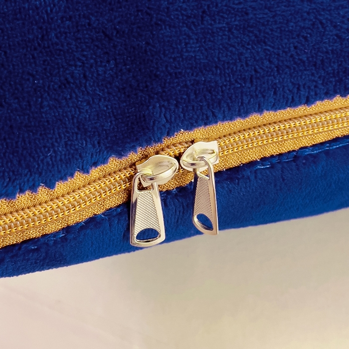 91家纺网 家纺一手货源 找家纺 阳光依佰 2023新款多功能牛奶绒抱枕被-暖暖兔 藏蓝