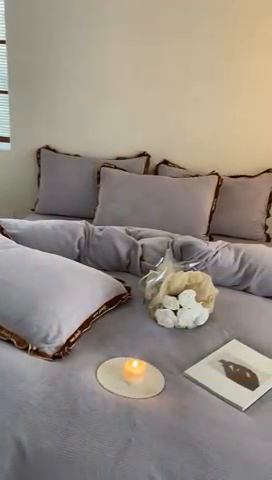 91家纺网 家纺一手货源 找家纺 蜜柚 2024新款全消光牛奶绒雕花烂花法式轻奢四件套 巴尔曼-浅紫灰