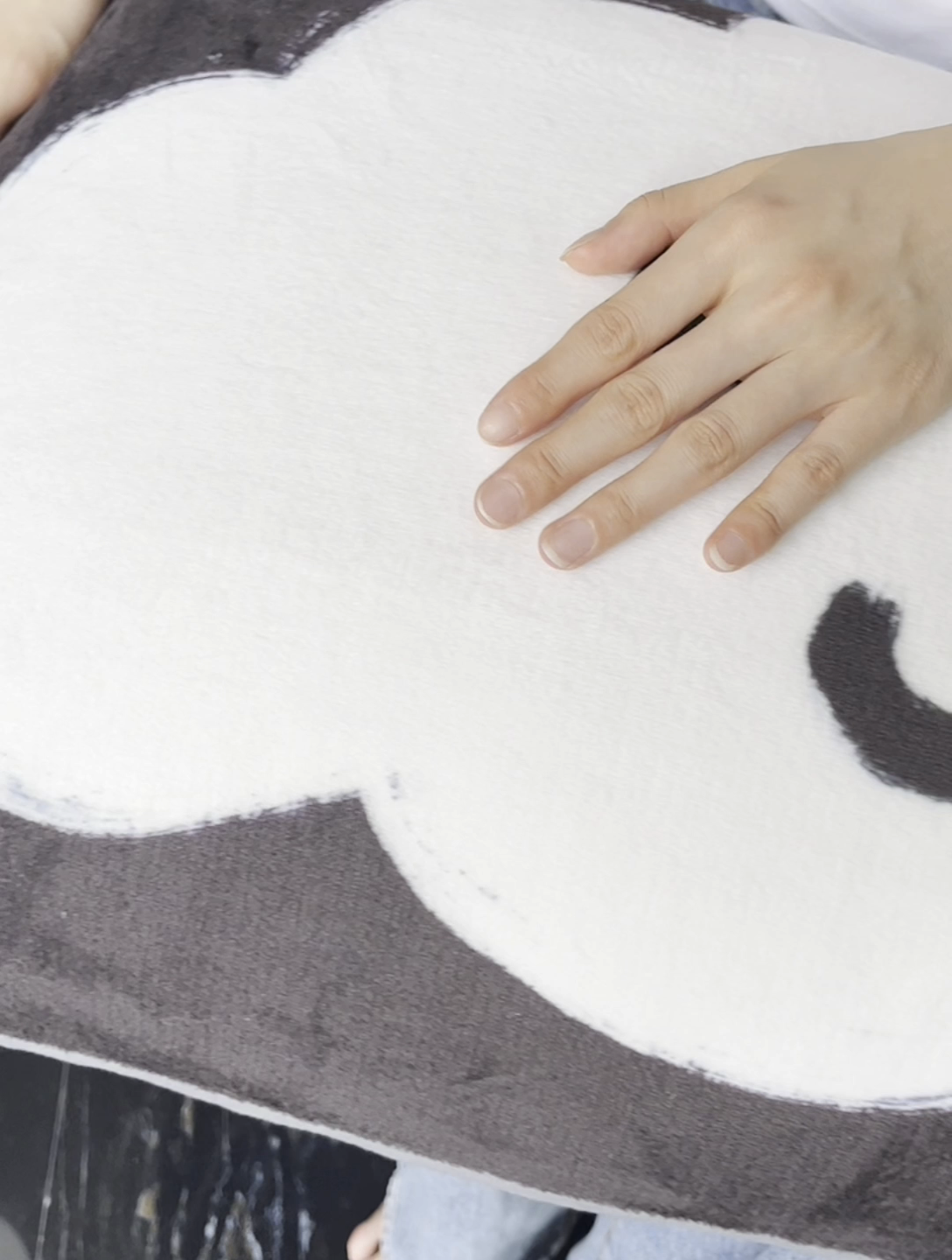 91家纺网 家纺一手货源 找家纺 潮邦创意家居 2025新款ins数码大版印花牛奶绒枕套单人枕 云朵