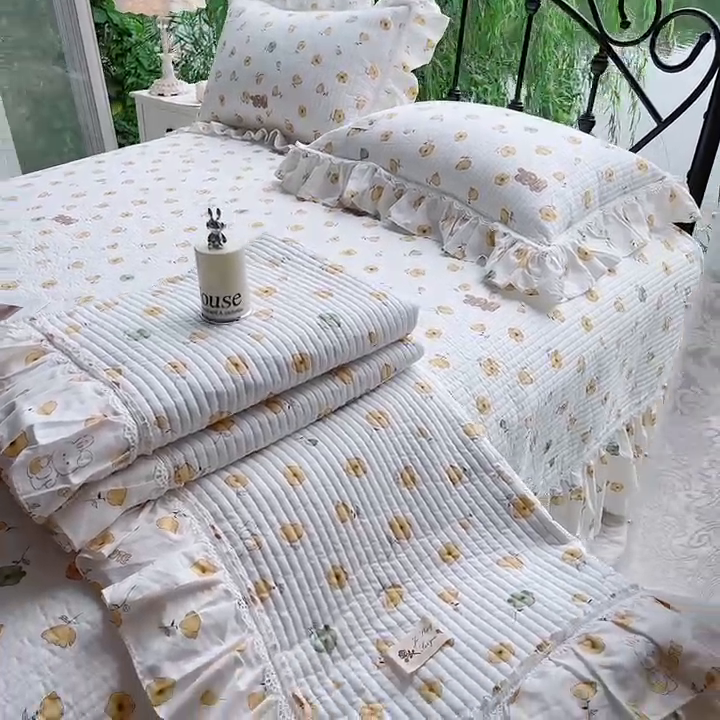 91家纺网 家纺一手货源 找家纺 胜权2023秋冬新款全棉花边夹棉单床盖单件四季用床盖三件套 杏福