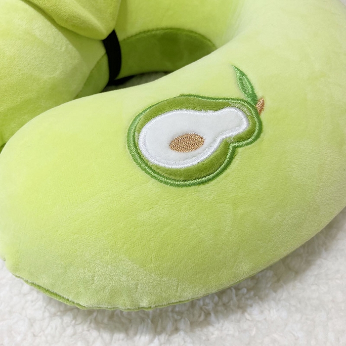 91家纺网 家纺一手货源 找家纺 卡奥2025新款带眼罩卡通U型枕旅行颈椎枕 牛油果32*31*12cm