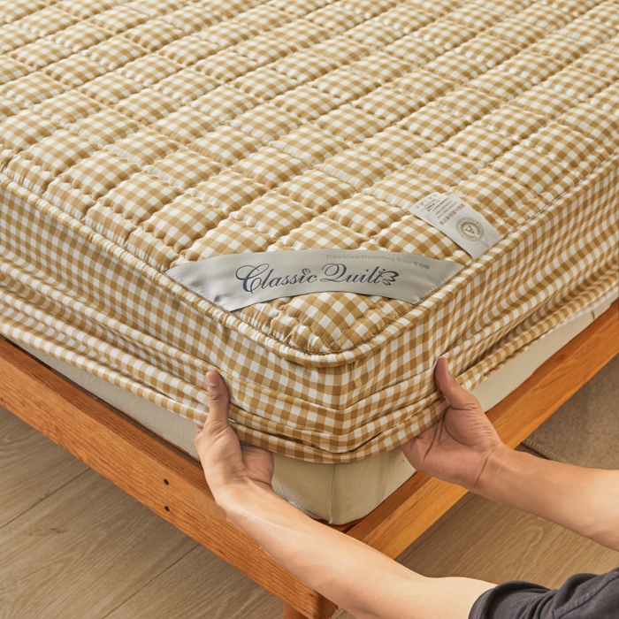 91家纺网 家纺一手货源 找家纺 2023新款直播爆款水洗棉夹棉床笠三件套 咖小格