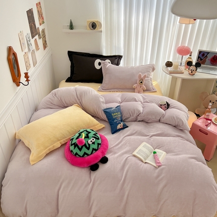 91家纺网 家纺一手货源 找家纺 顾里家纺 2023新款多巴胺撞色混搭牛奶绒四件套 欧诺拉紫