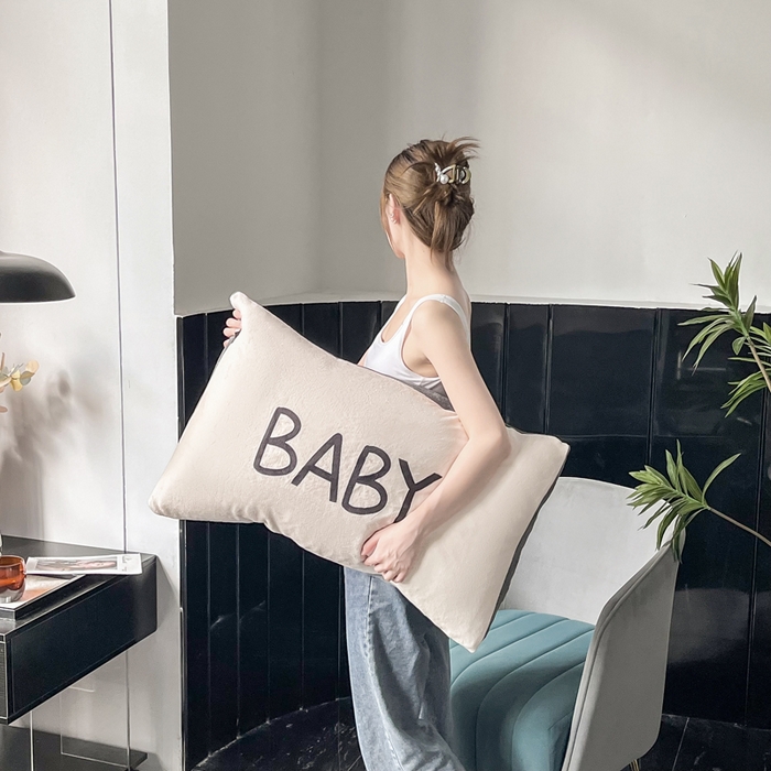 91家纺网 家纺一手货源 找家纺 潮邦创意家居 2025新款ins数码大版印花牛奶绒枕套单人枕 baby