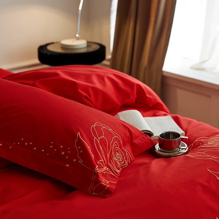 91家纺网 家纺一手货源 找家纺 千朵森 2024新款新疆长绒棉婚庆刺绣四件套-玫瑰 婚庆红