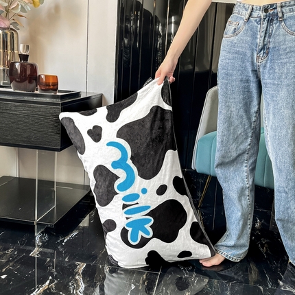 潮邦创意家居 2025新款ins数码大版印花牛奶绒枕套单人枕 milk 奶牛