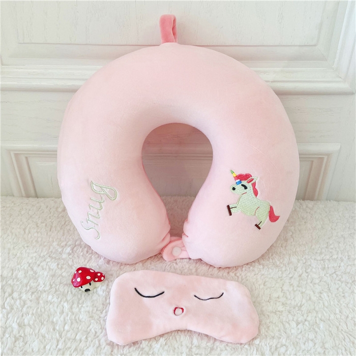 91家纺网 家纺一手货源 找家纺 卡奥2025新款带眼罩卡通U型枕旅行颈椎枕 独角兽32*31*12cm
