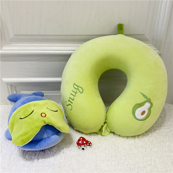 91家纺网 家纺一手货源 找家纺 卡奥2025新款带眼罩卡通U型枕旅行颈椎枕 牛油果32*31*12cm