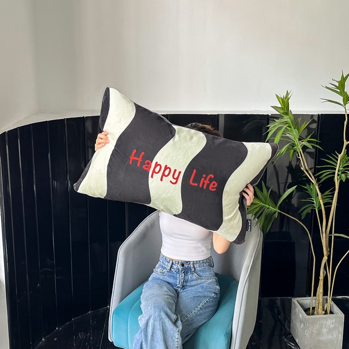 91家纺网 家纺一手货源 找家纺 潮邦创意家居 2025新款ins数码大版印花牛奶绒枕套单人枕 happy水波纹