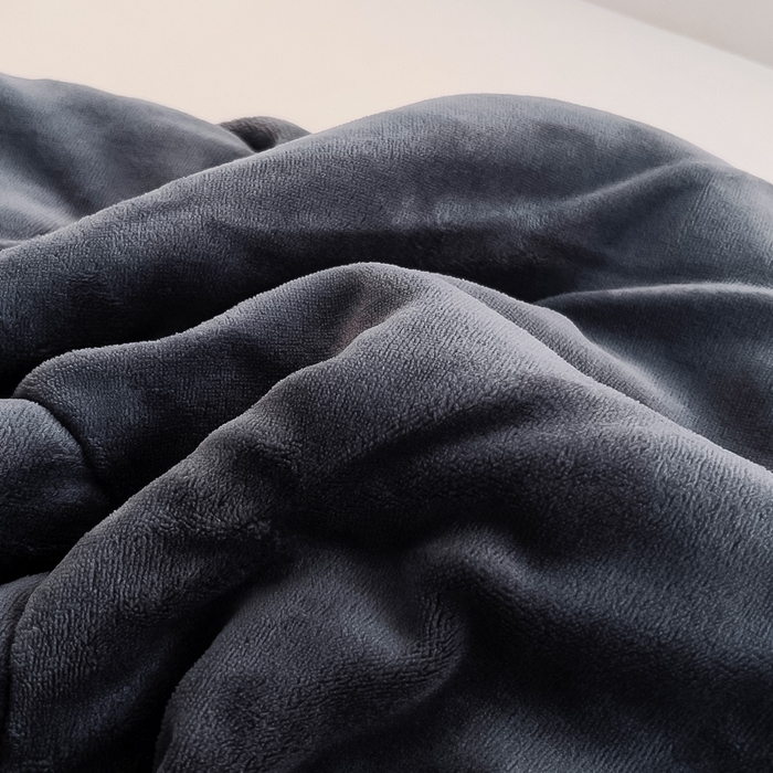 91家纺网 家纺一手货源 找家纺 阳光依佰 2023新款多功能牛奶绒抱枕被-暖暖兔 深灰