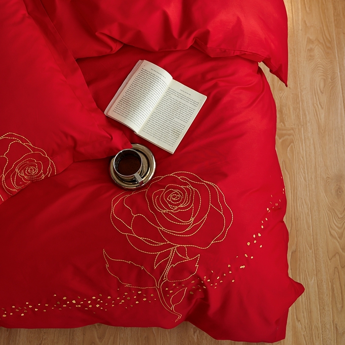 91家纺网 家纺一手货源 找家纺 千朵森 2024新款新疆长绒棉婚庆刺绣四件套-玫瑰 婚庆红