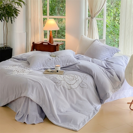 91家纺网 家纺一手货源 找家纺 （总）名品优仓 2023新款高克重230g牛奶绒绣花温妮莎系列四件套