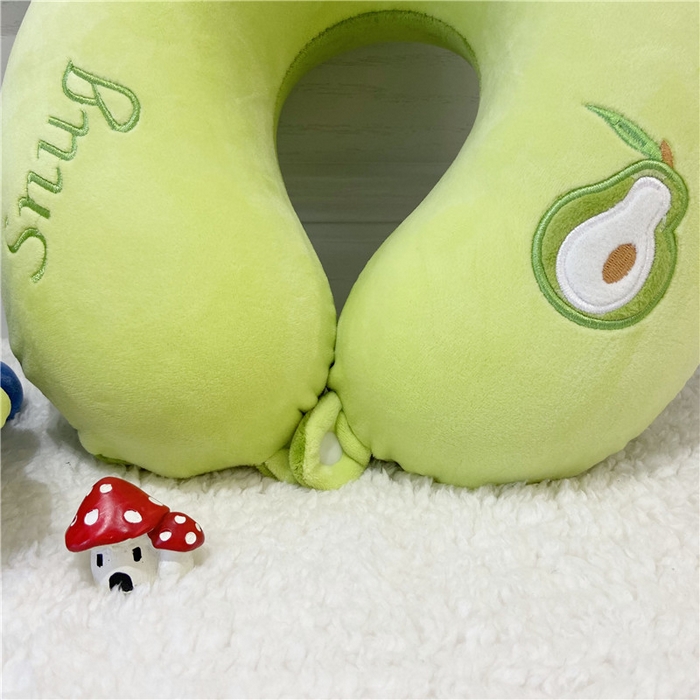 91家纺网 家纺一手货源 找家纺 卡奥2025新款带眼罩卡通U型枕旅行颈椎枕 牛油果32*31*12cm