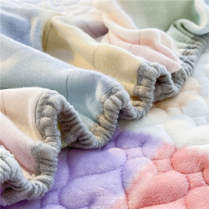 91家纺网 家纺一手货源 找家纺 喜居 2023新款印花牛奶绒床笠花边款牛奶绒床笠大豆夹棉床笠 彩虹桃子