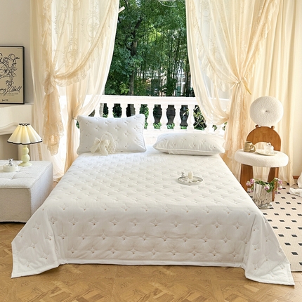 91家纺网 家纺一手货源 找家纺 （总）尊康家纺（原磊科） 2024新款全棉色织大豆夹棉床盖-浓情蜜意