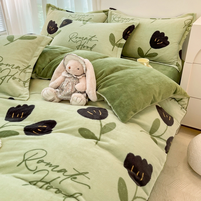 91家纺网 家纺一手货源 找家纺 寐居家纺 2023新款小清新印花牛奶绒单被套 花漫绿