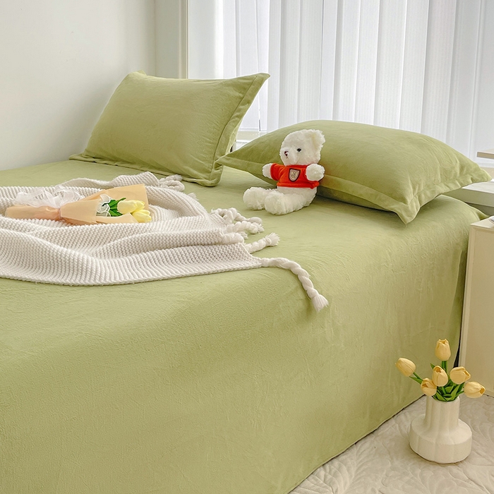 91家纺网 家纺一手货源 找家纺 寐居家纺 2023新款纯色牛奶绒保暖床单 嫩芽绿