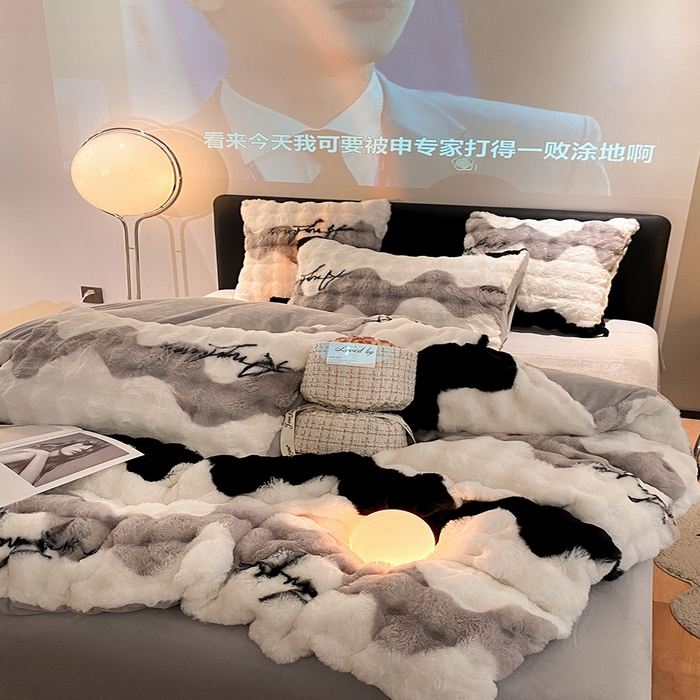 91家纺网 家纺一手货源 找家纺 澳梵家居 2023舒芙蕾印花兔兔绒牛奶绒四件套 海上银沙