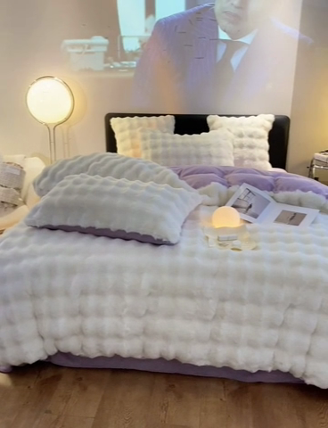 91家纺网 家纺一手货源 找家纺 澳梵家居 2023舒芙蕾印花兔兔绒牛奶绒四件套 舒芙蕾-香芋紫白