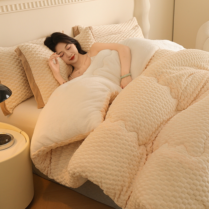 91家纺网 家纺一手货源 找家纺 雅蔓依家纺 2025新款金龟绒龟背绒羊羔绒冬被被子被芯 唯美米杏