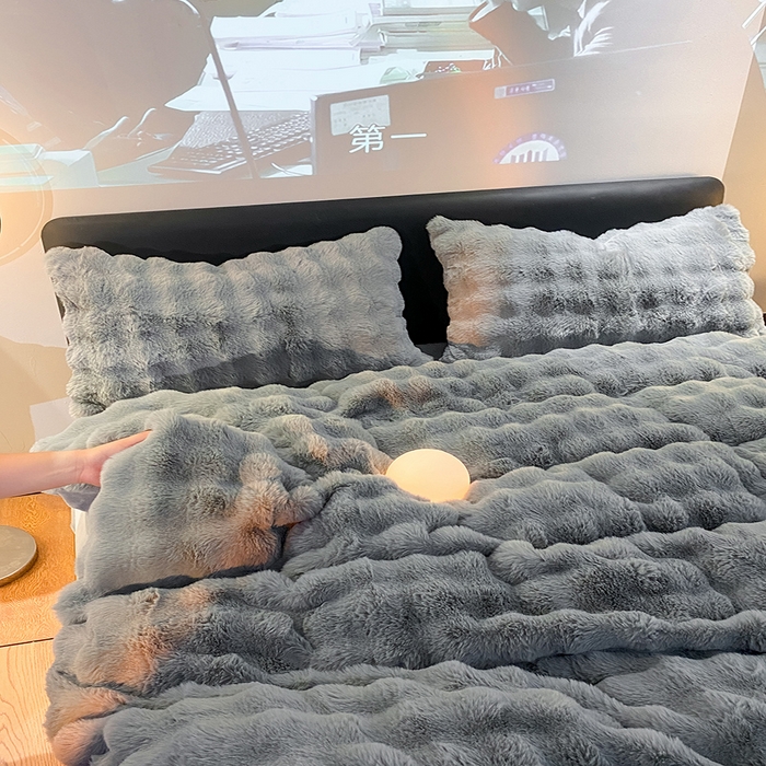 91家纺网 家纺一手货源 找家纺 澳梵家居 2023舒芙蕾印花兔兔绒牛奶绒四件套 舒芙蕾-灰色