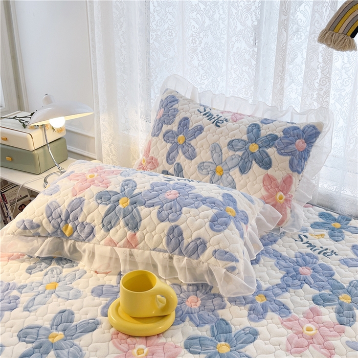 91家纺网 家纺一手货源 找家纺 喜居 2023新款印花牛奶绒床笠花边款牛奶绒床笠大豆夹棉床笠 缤纷花