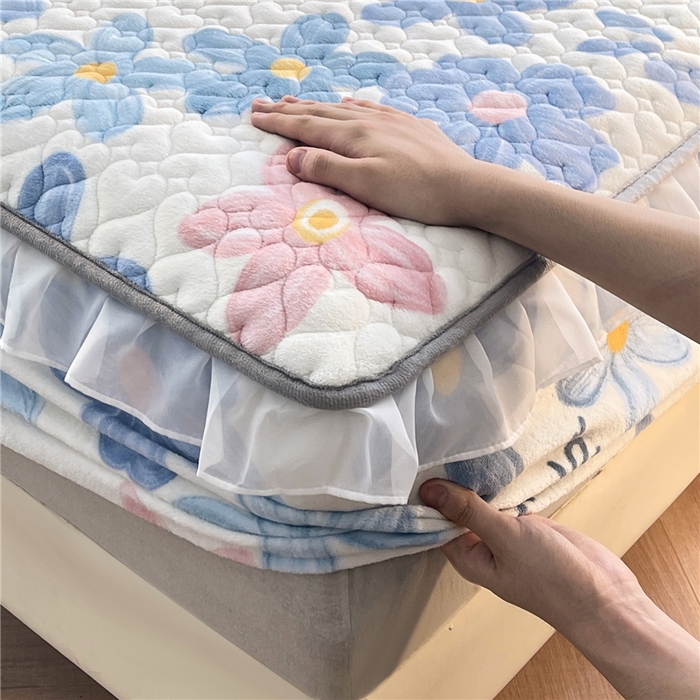 91家纺网 家纺一手货源 找家纺 喜居 2023新款印花牛奶绒床笠花边款牛奶绒床笠大豆夹棉床笠 缤纷花