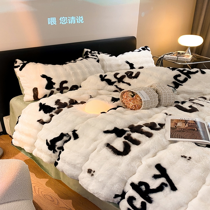 91家纺网 家纺一手货源 找家纺 澳梵家居 2023舒芙蕾印花兔兔绒牛奶绒四件套 幸运兔