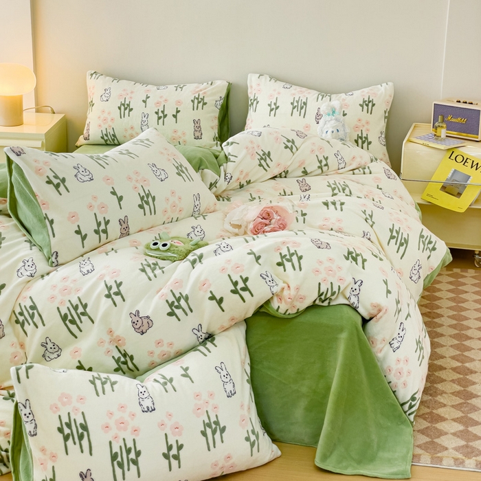 91家纺网 家纺一手货源 找家纺 木堇家居 2023新款牛奶绒印花四件套 呆萌兔