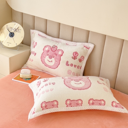 91家纺网 家纺一手货源 找家纺 （总）2023新款立体6D雪花绒加厚保暖系列单枕套 48x74cm一对