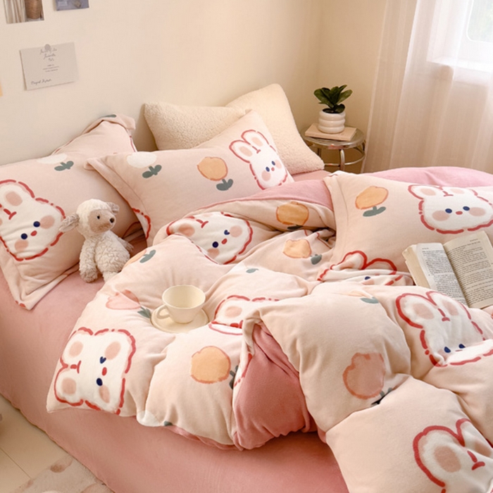 91家纺网 家纺一手货源 找家纺 宅部落 2023新款高克重牛奶绒四件套 小兔兔