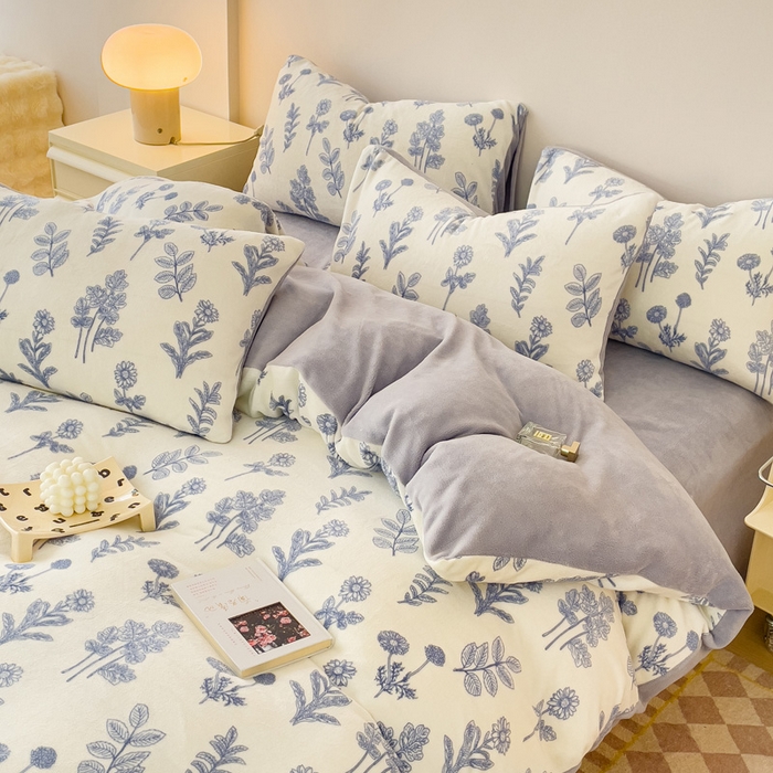 91家纺网 家纺一手货源 找家纺 木堇家居 2023新款牛奶绒印花四件套 清风林