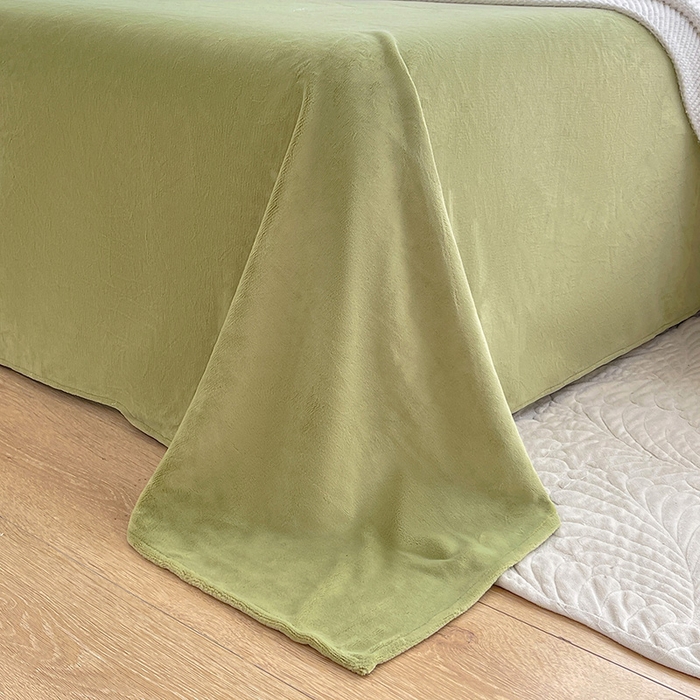 91家纺网 家纺一手货源 找家纺 寐居家纺 2023新款纯色牛奶绒保暖床单 嫩芽绿