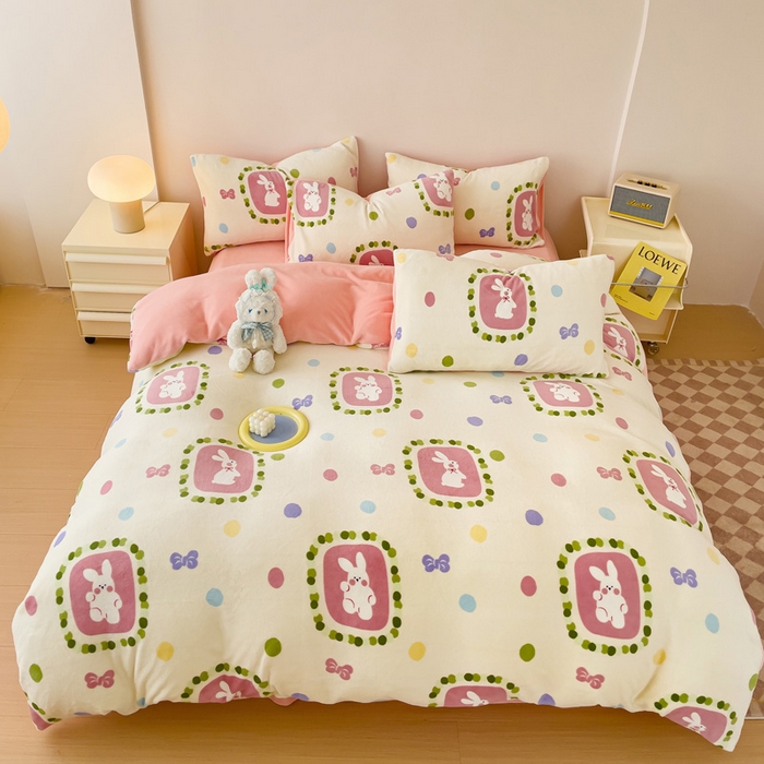 91家纺网 家纺一手货源 找家纺 木堇家居 2023新款牛奶绒印花四件套 波点小兔