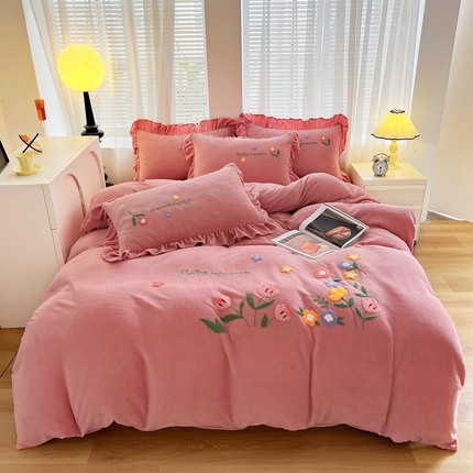 91家纺网 家纺一手货源 找家纺 （总）仟网汇 2023新款牛奶绒毛巾绣四件套