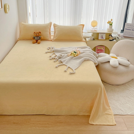 91家纺网 家纺一手货源 找家纺 寐居家纺 2023新款纯色牛奶绒保暖床单 奶油黄