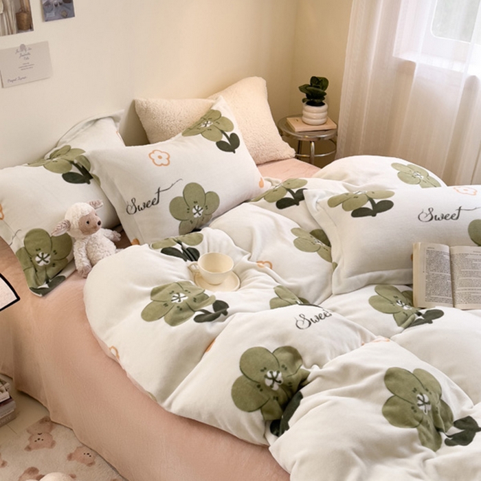 91家纺网 家纺一手货源 找家纺 宅部落 2023新款高克重牛奶绒四件套 绿丛