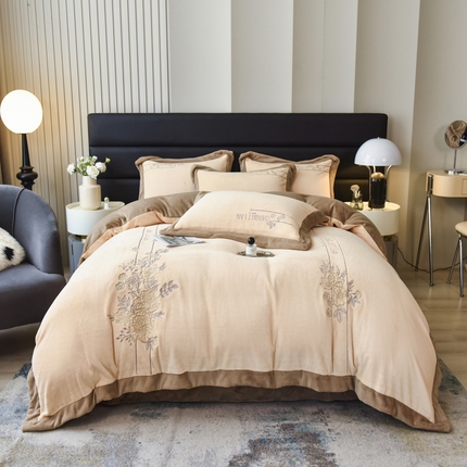 91家纺网 家纺一手货源 找家纺 （总）麻依 2023新款高克重牛奶绒刺绣四件套 遇晚亭系列