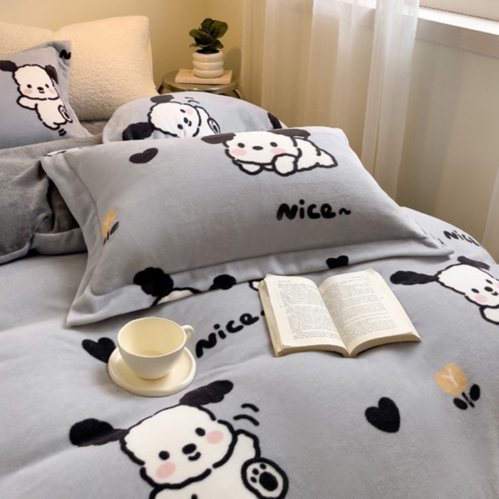 91家纺网 家纺一手货源 找家纺 宅部落 2023新款高克重牛奶绒四件套 快乐小汪汪