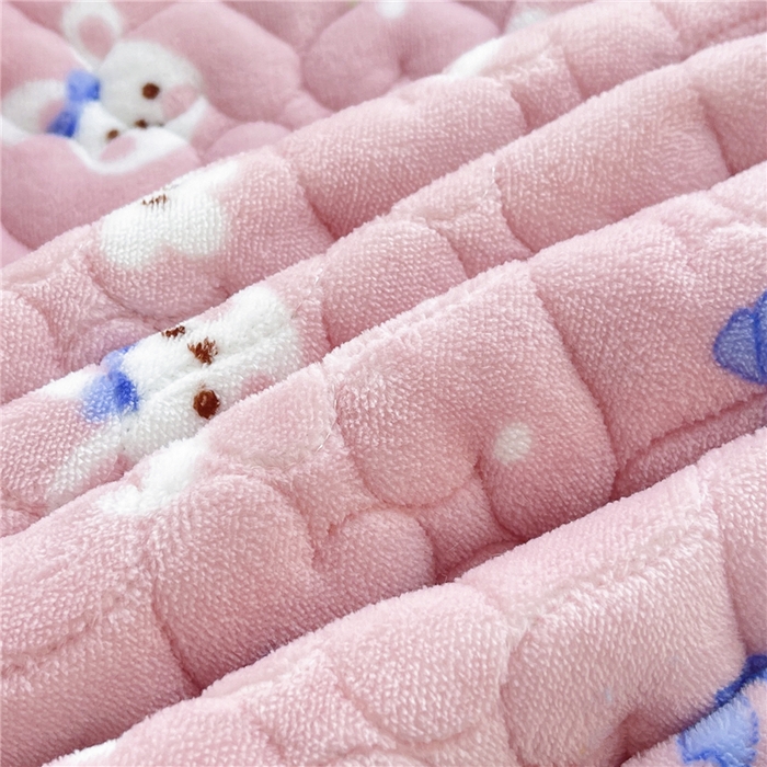 91家纺网 家纺一手货源 找家纺 喜居 2023新款印花牛奶绒床笠花边款牛奶绒床笠大豆夹棉床笠 粉粉兔