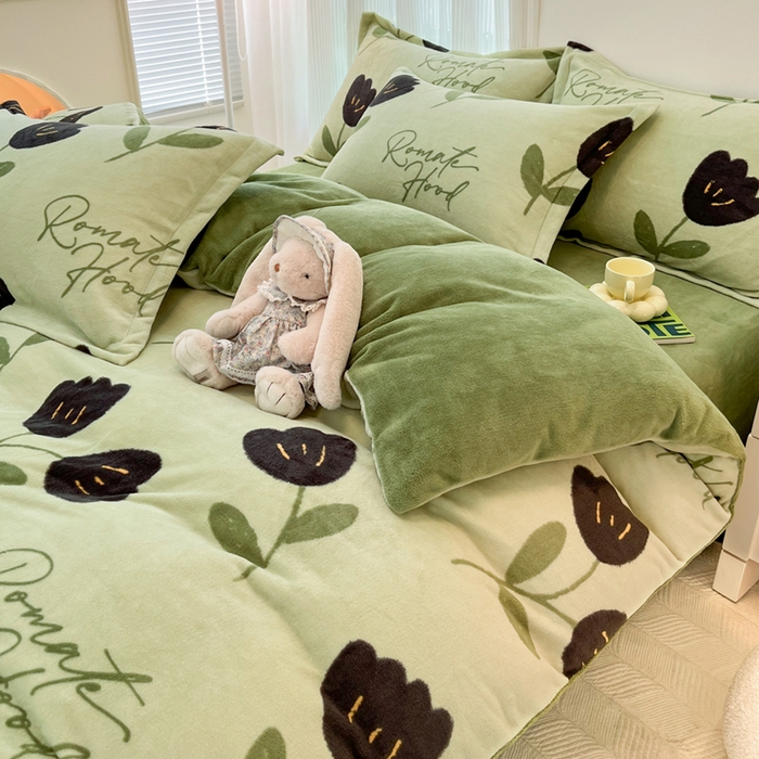 91家纺网 家纺一手货源 找家纺 寐居家纺 2023新款小清新印花牛奶绒单被套 花漫绿