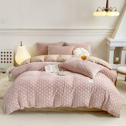 91家纺网 家纺一手货源 找家纺 （总）乐视  2024新款5D雕花牛奶绒四件套