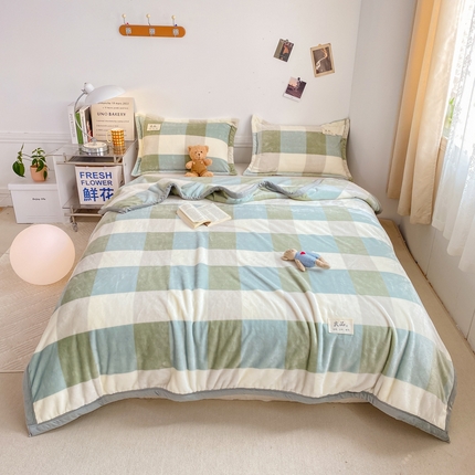 91家纺网 家纺一手货源 找家纺 慕木家纺 2025新款牛奶绒双面绒纯色印花毛毯盖毯三件套 绿大格