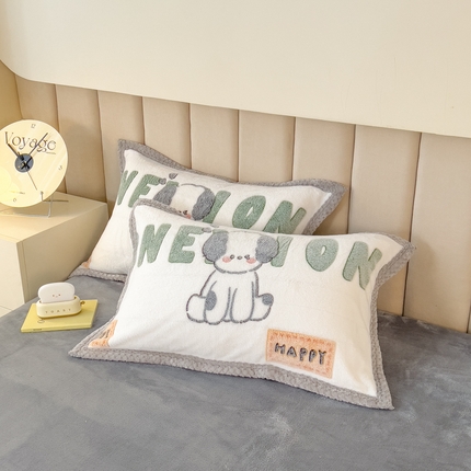 2023新款立体6D雪花绒加厚保暖系列单枕套 48x74cm一对 追梦小狗